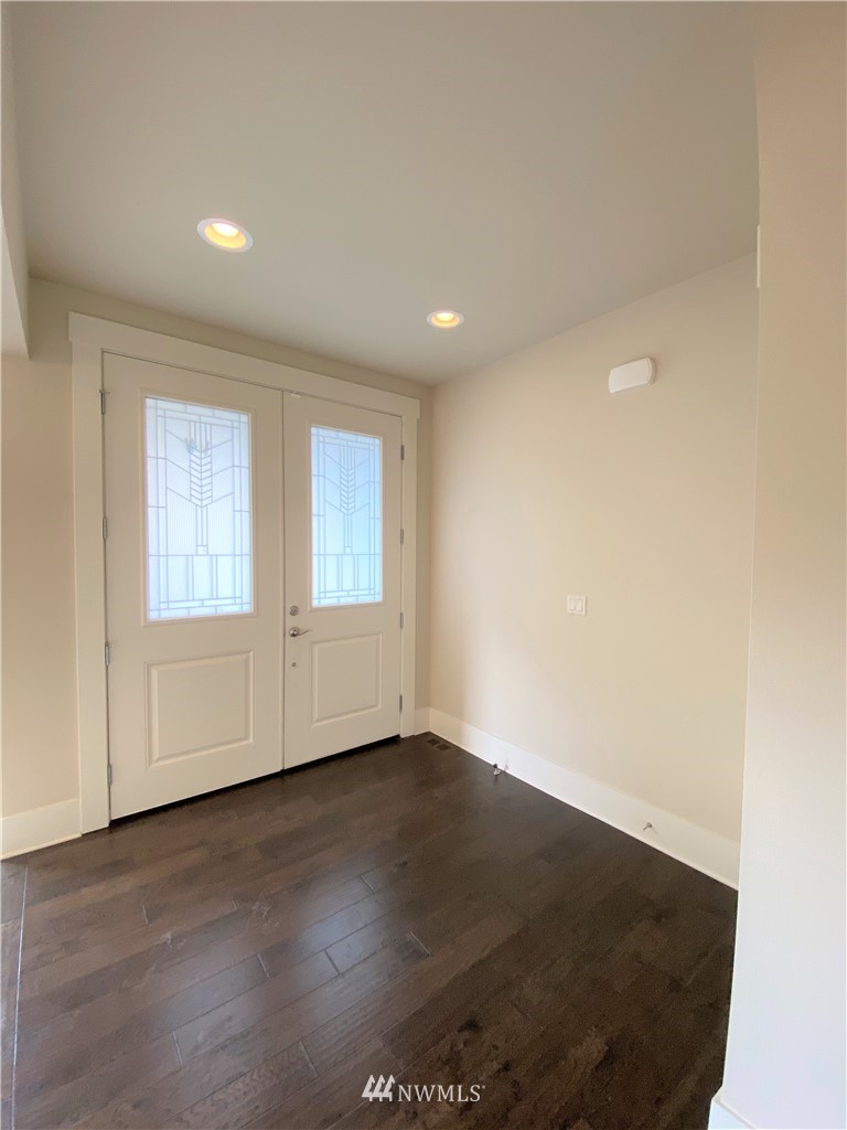 1514 Davis Avenue South Renton, WA 98055 - Photo 3 of 37 Gallery Image 3