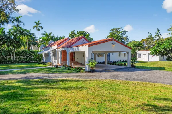$6,000 | 1305 Alhambra Circle, Coral Gables, FL 33134