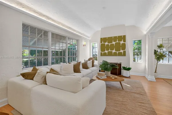 $7,500 | 1305 Alhambra Circle, Coral Gables, FL 33134