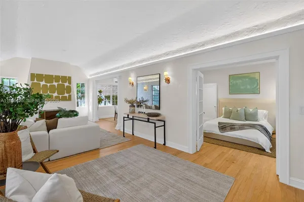 $7,500 | 1305 Alhambra Circle, Coral Gables, FL 33134