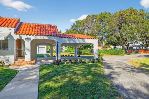 $7,500 | 1305 Alhambra Circle, Coral Gables, FL 33134