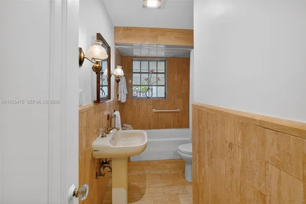 $7,500 | 1305 Alhambra Circle, Coral Gables, FL 33134