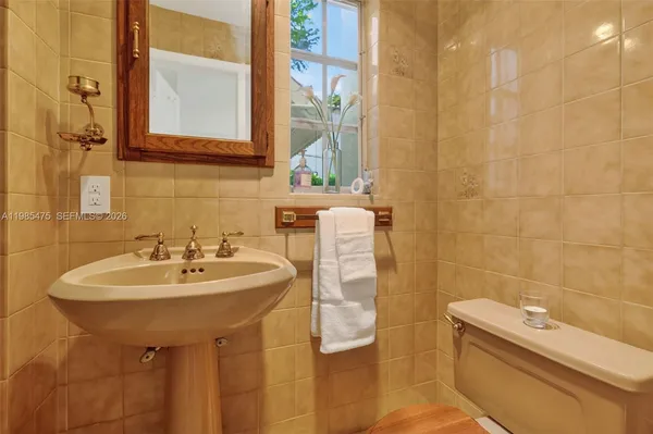 $7,500 | 1305 Alhambra Circle, Coral Gables, FL 33134