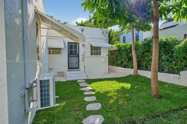 $7,500 | 1305 Alhambra Circle, Coral Gables, FL 33134