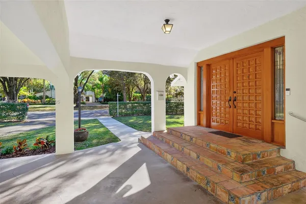 $7,500 | 1305 Alhambra Circle, Coral Gables, FL 33134