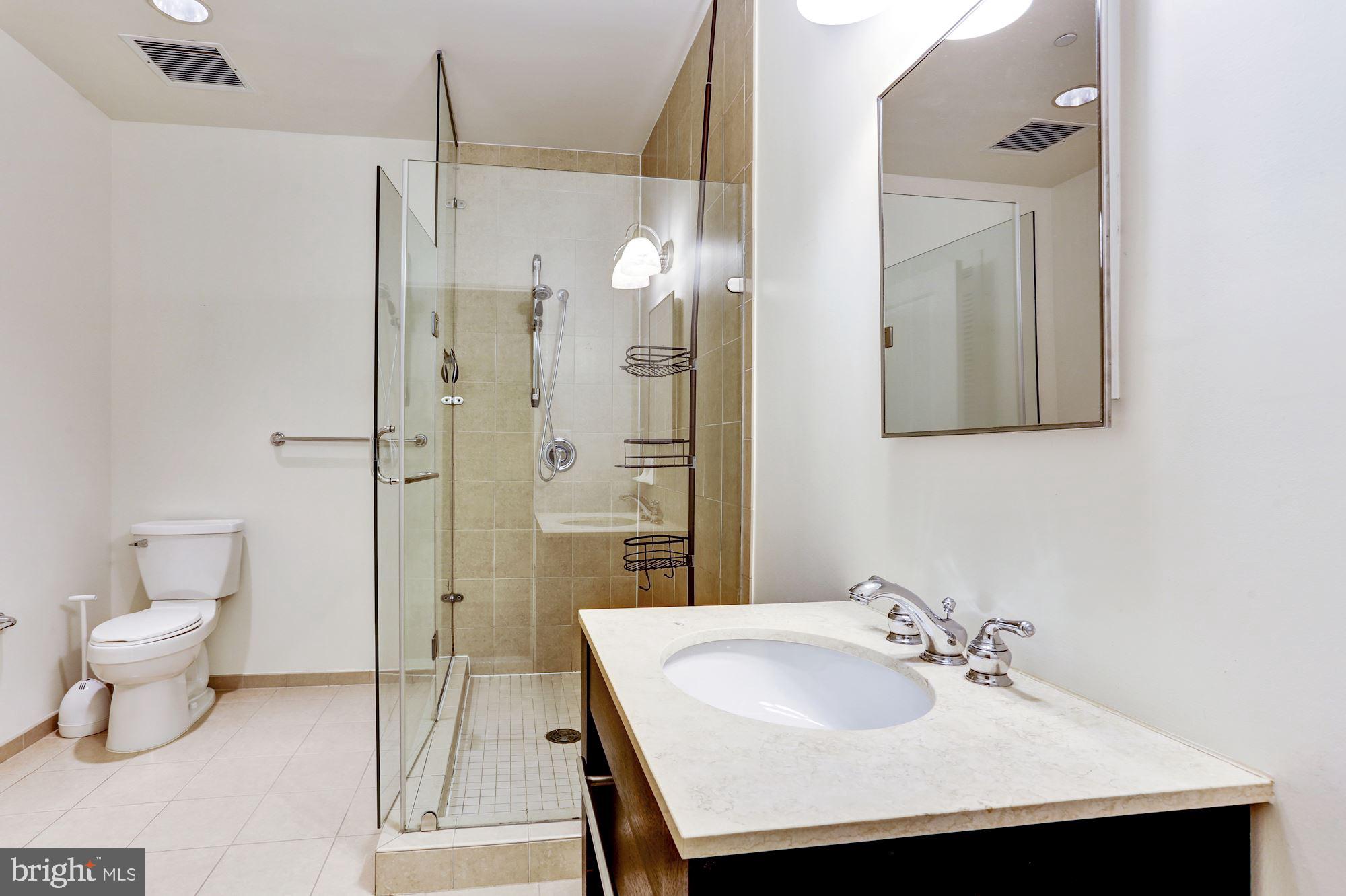 1701 Kalorama Road Northwest, Unit D2 Washington, DC 20009 - Photo 11 of 19 Second Bathroom