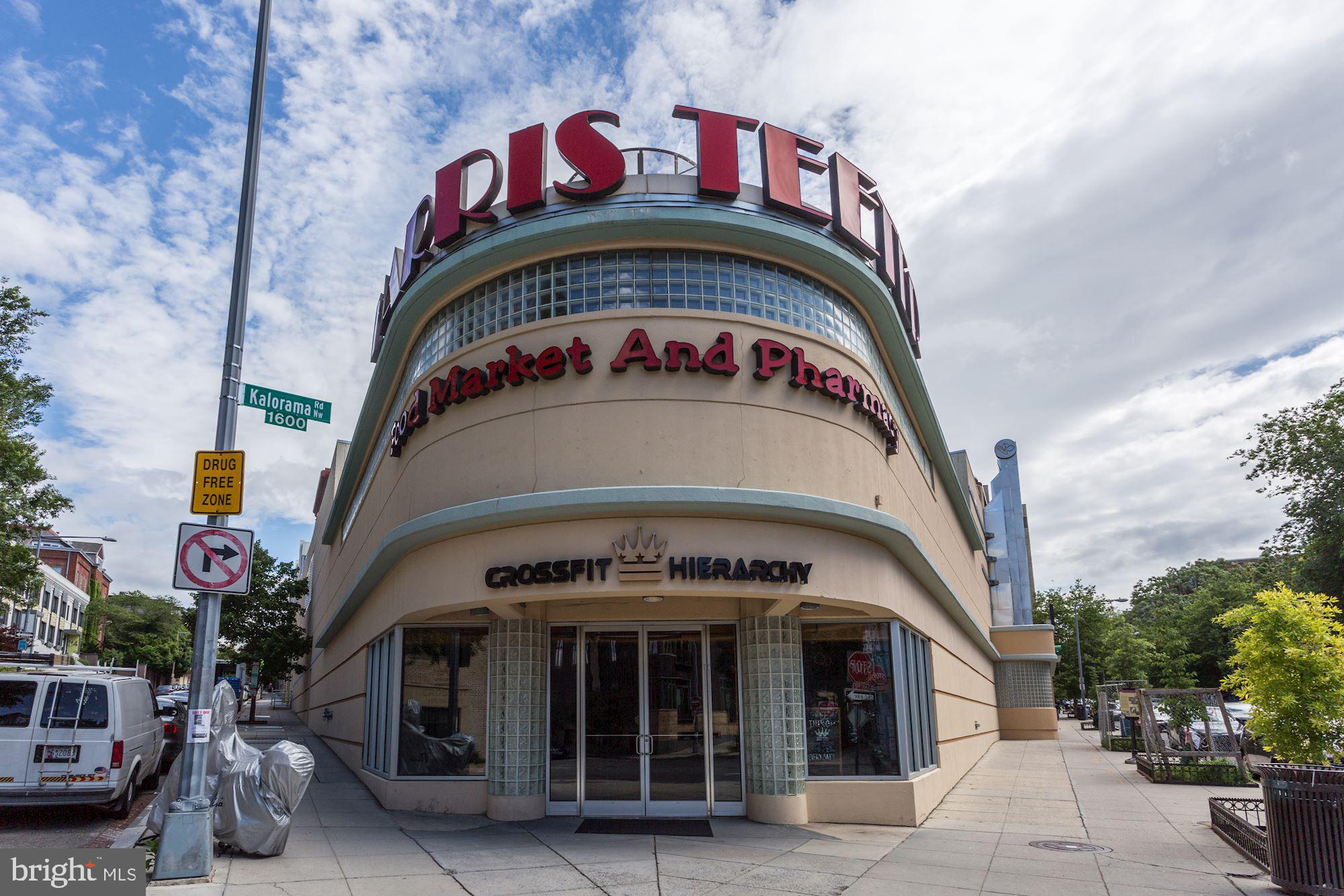 1701 Kalorama Road Northwest, Unit D2 Washington, DC 20009 - Photo 15 of 19 Harris Teeter/ Across The Street