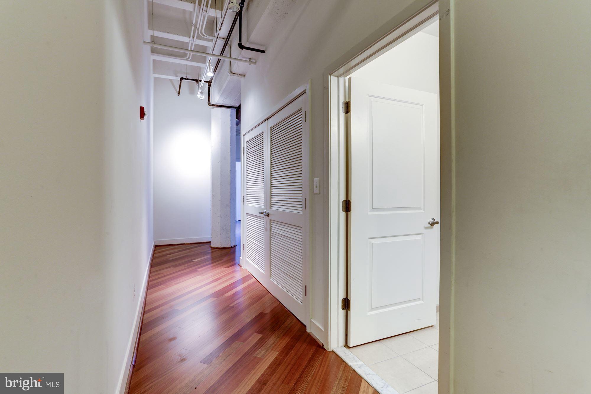 1701 Kalorama Road Northwest, Unit D2 Washington, DC 20009 - Photo 4 of 19 Dramatic entrance