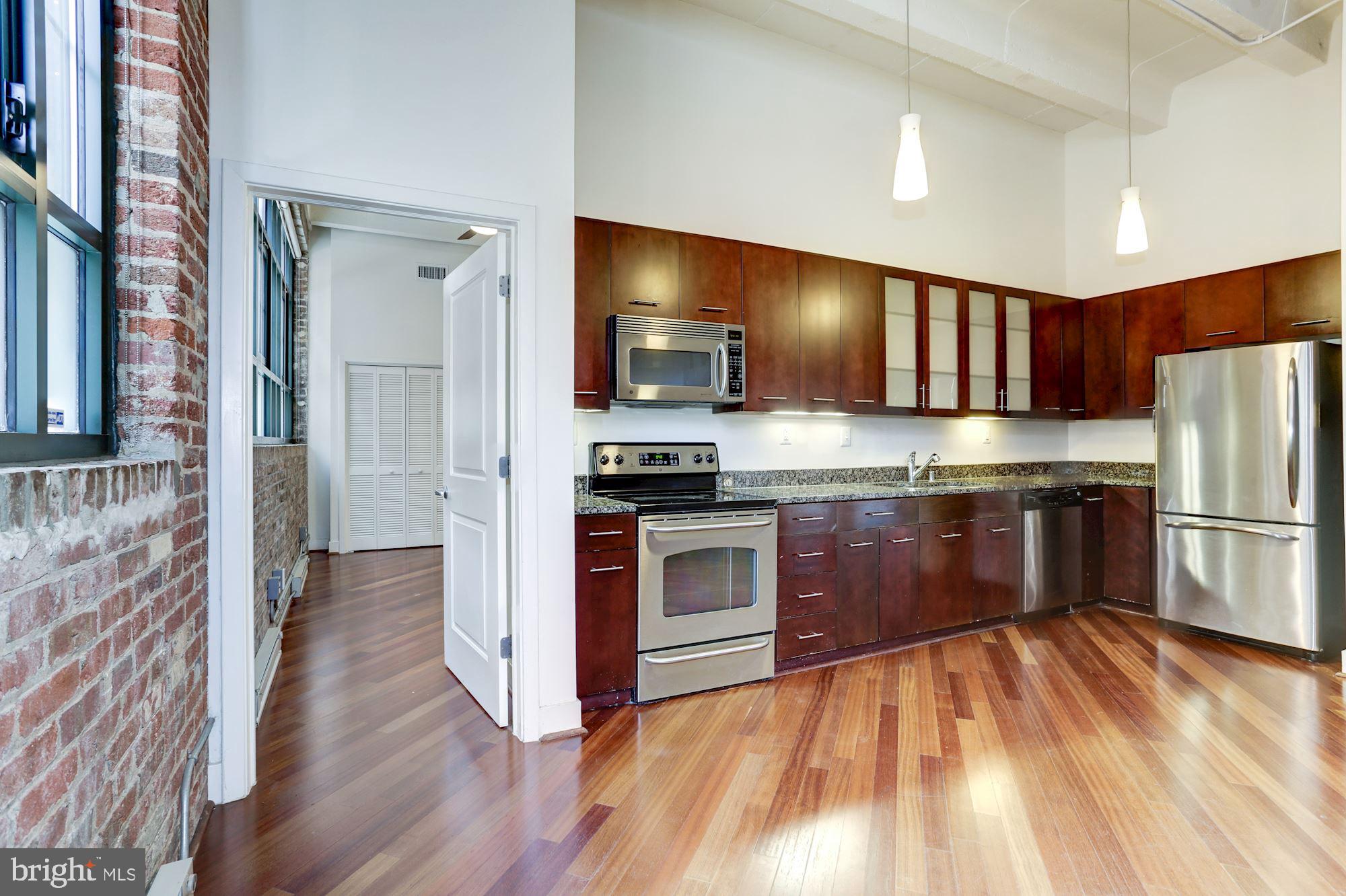 1701 Kalorama Road Northwest, Unit D2 Washington, DC 20009 - Photo 5 of 19 Kitchen/Bedroom Entry