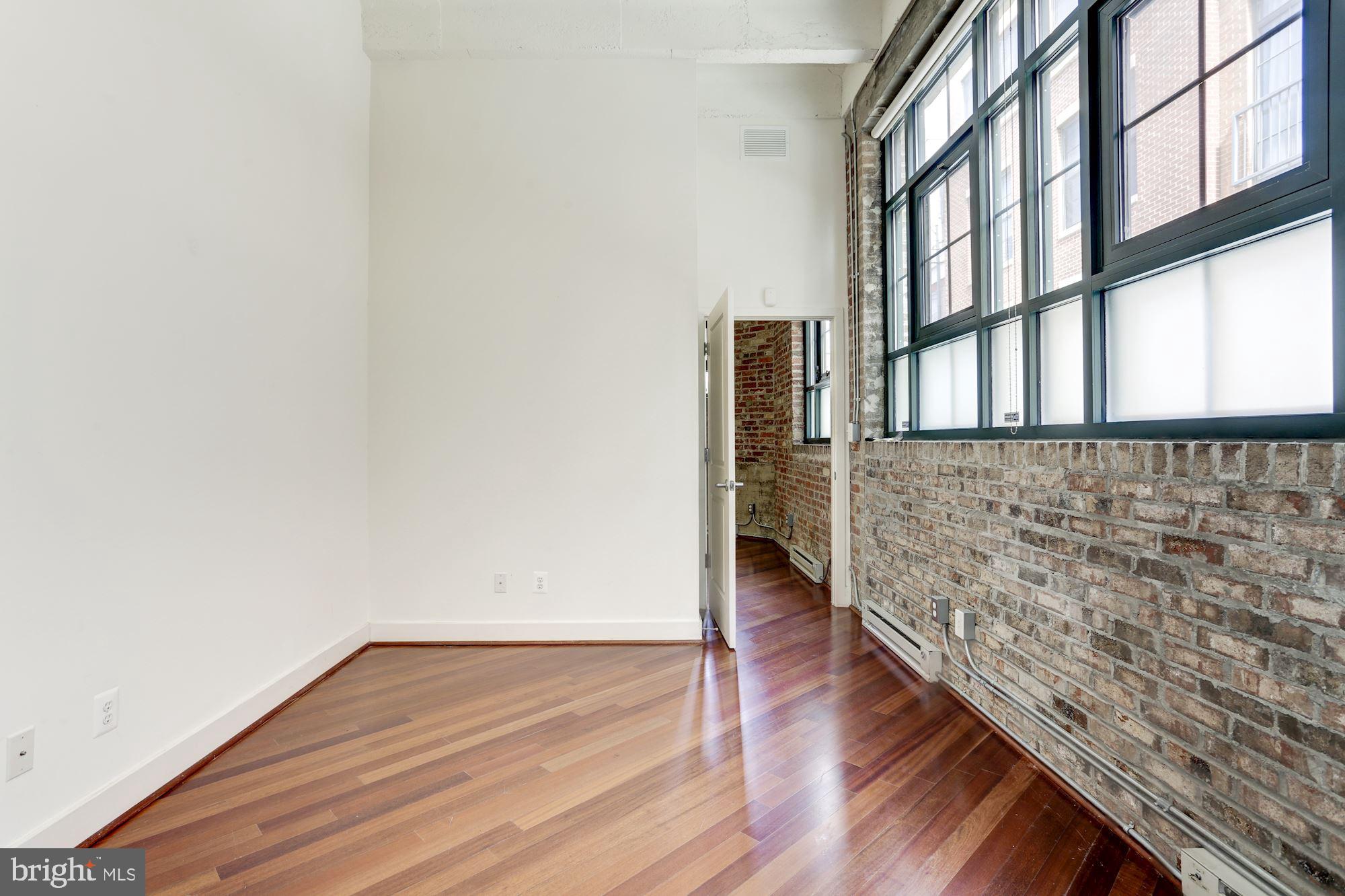 1701 Kalorama Road Northwest, Unit D2 Washington, DC 20009 - Photo 8 of 19 Primary Bedroom