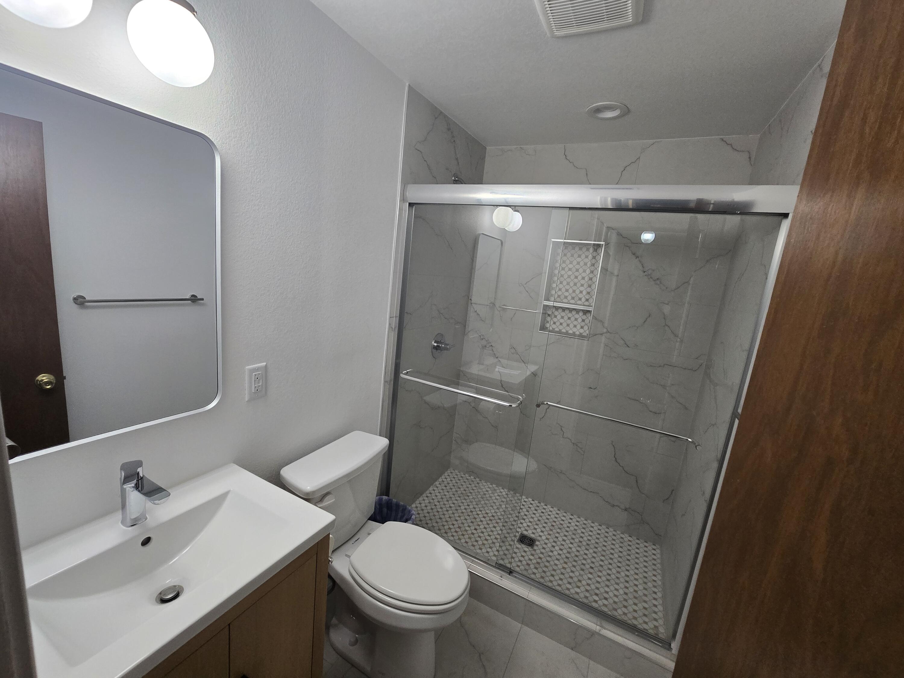 1612 Highway 87 Lamesa, TX 79331 - Photo 12 of 26 Bathroom 2