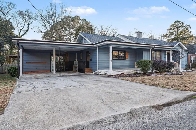 $335,000 | 210 East Holt Street, Smithfield, NC 27577