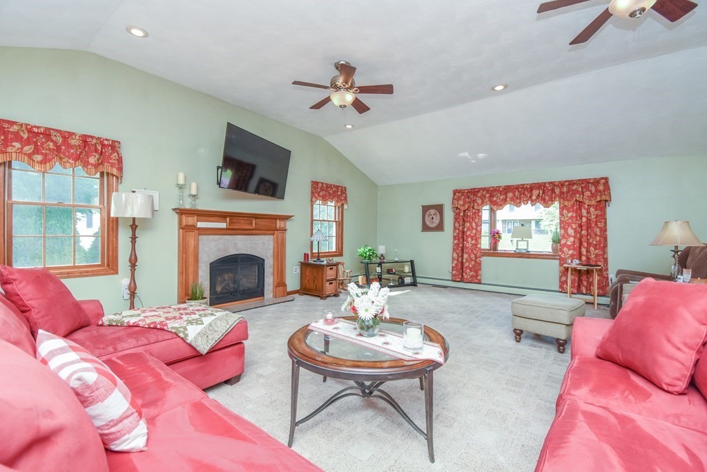8 Whittier Road Billerica, MA 01821 - Photo 16 of 41