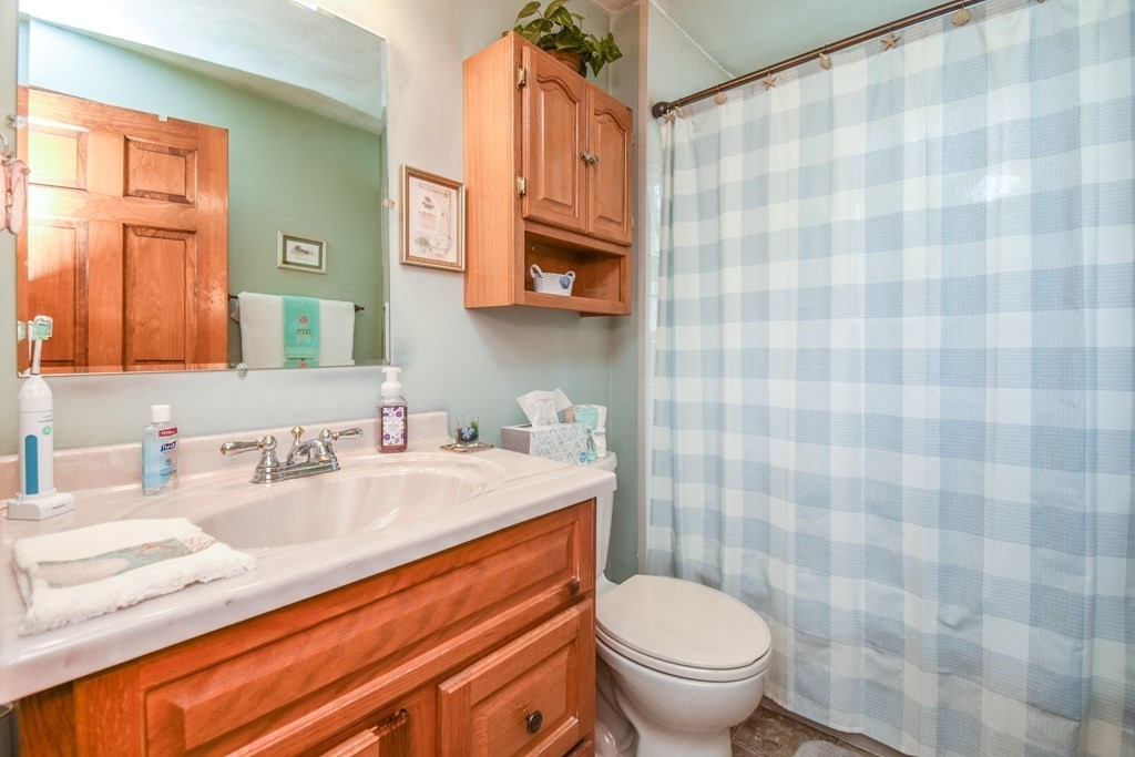 8 Whittier Road Billerica, MA 01821 - Photo 23 of 41