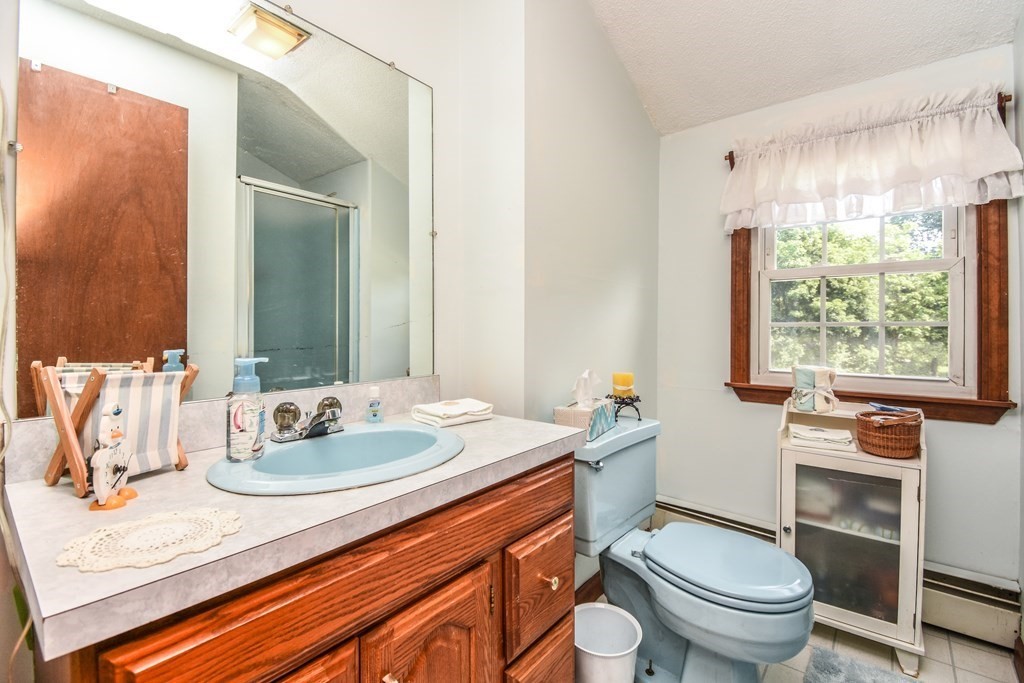 8 Whittier Road Billerica, MA 01821 - Photo 29 of 41