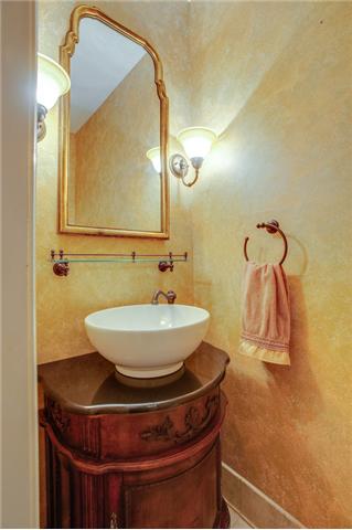 2006 Hartland Road Franklin, TN 37069 - Photo 13 of 20 1st floor half bath.