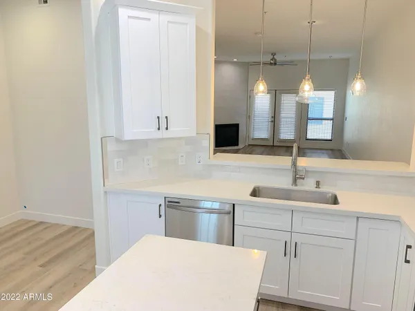 $2,350 | 4533 North 22nd Street, Unit 218, Phoenix, AZ 85016