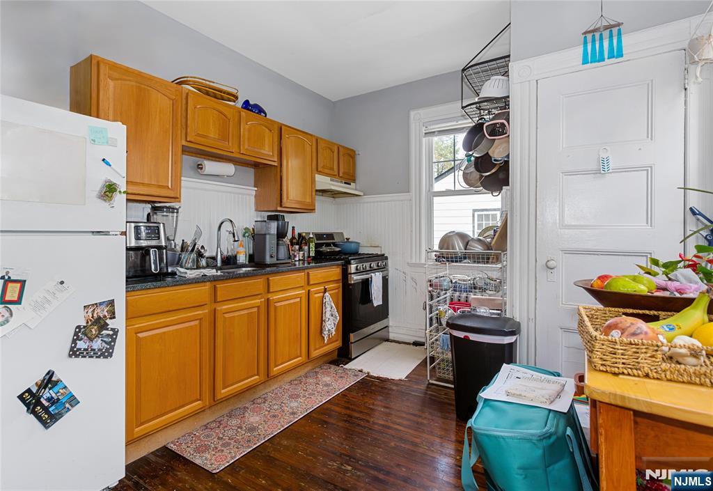 298 Carmita Avenue, Unit 2 Rutherford, NJ 07070 - Photo 10 of 23 Gallery Image 10