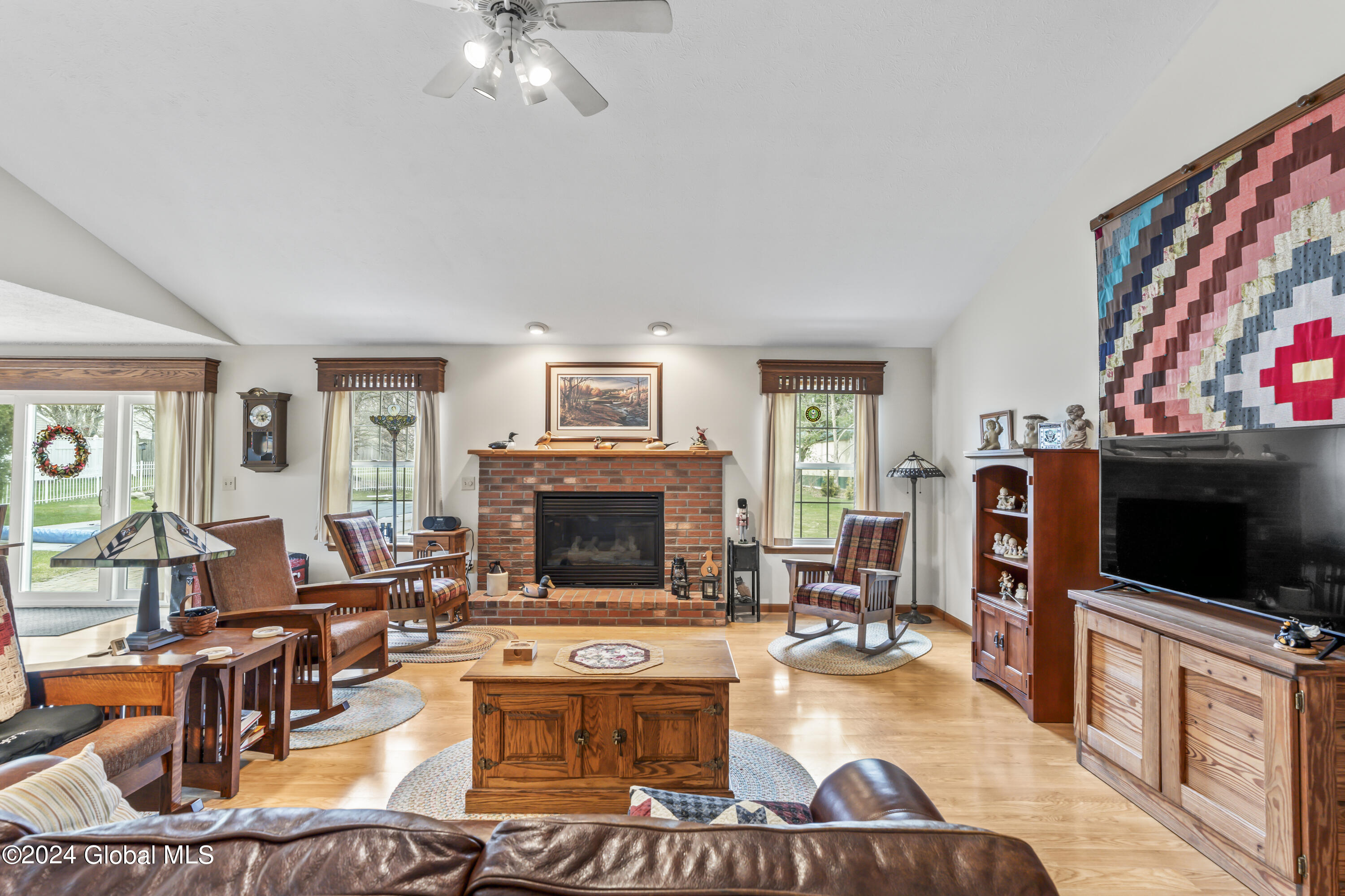 71 Raylinsky Road Malta, NY 12019 - Photo 13 of 49 DSC07490