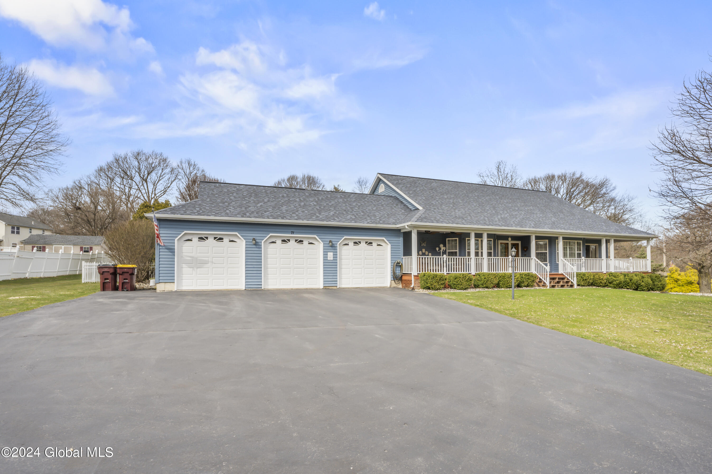 71 Raylinsky Road Malta, NY 12019 - Photo 3 of 49 DSC07466