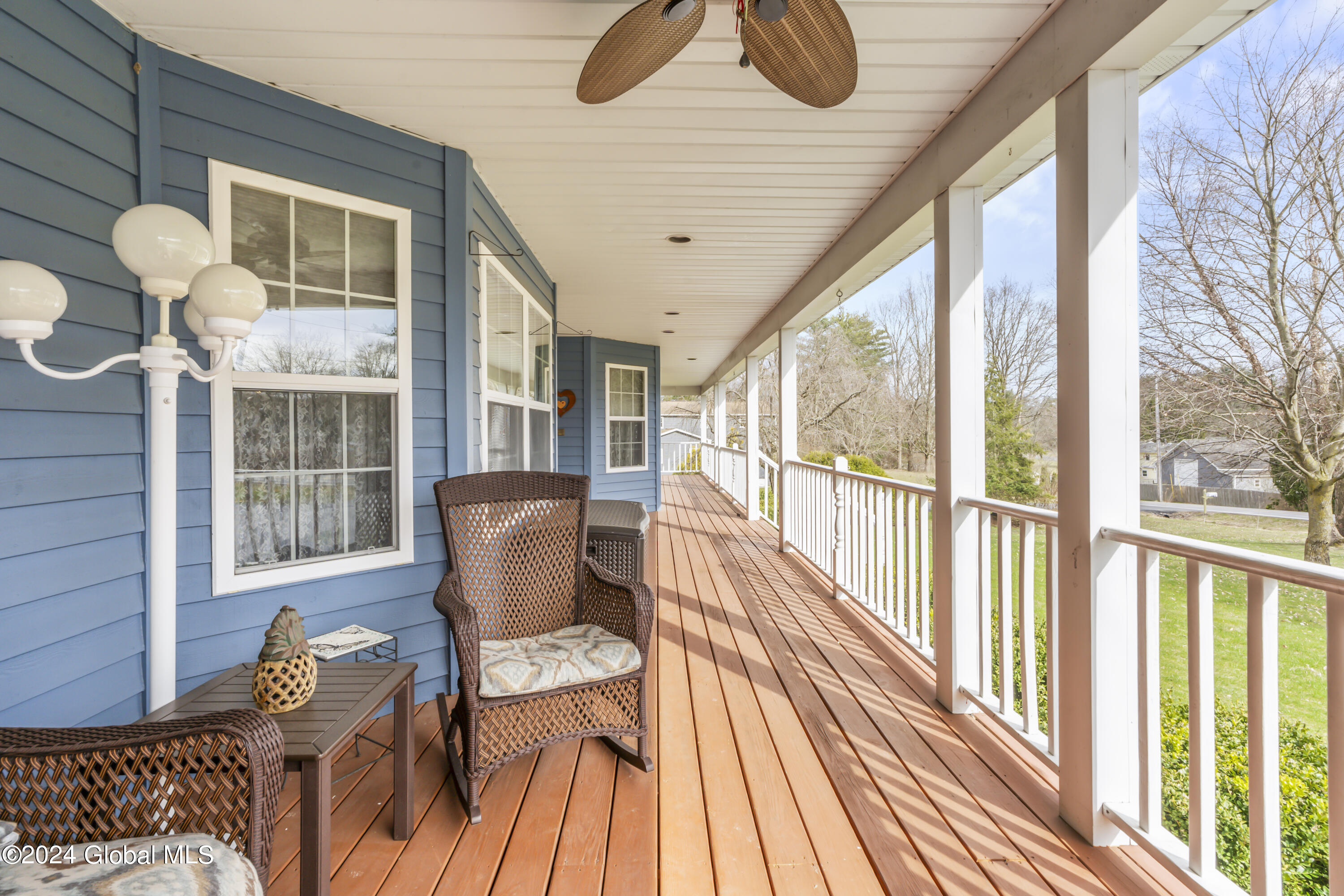 71 Raylinsky Road Malta, NY 12019 - Photo 5 of 49 DSC07484