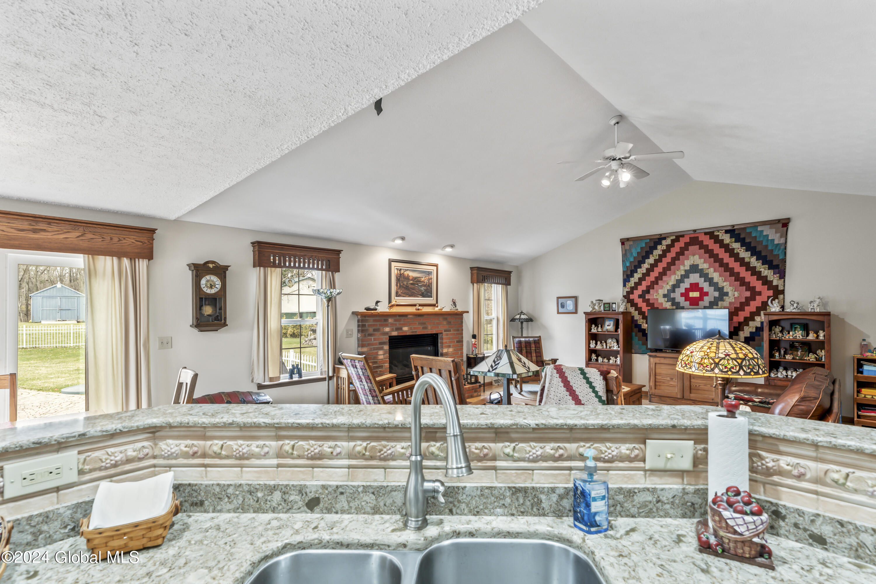 71 Raylinsky Road Malta, NY 12019 - Photo 10 of 49 DSC07532