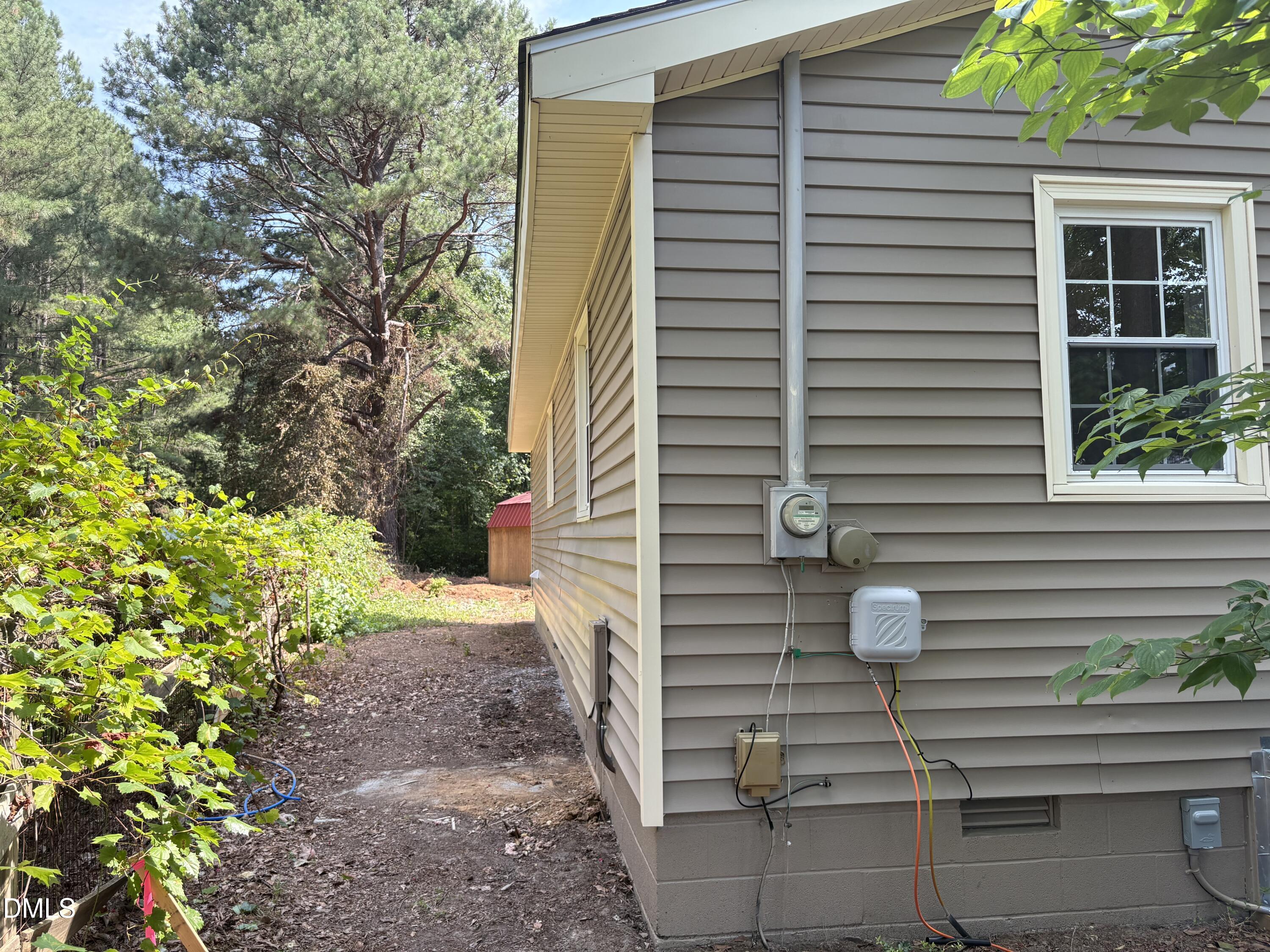 349 Strickland Hinton Road Zebulon, NC 27597 - Photo 2 of 14 IMG_9636