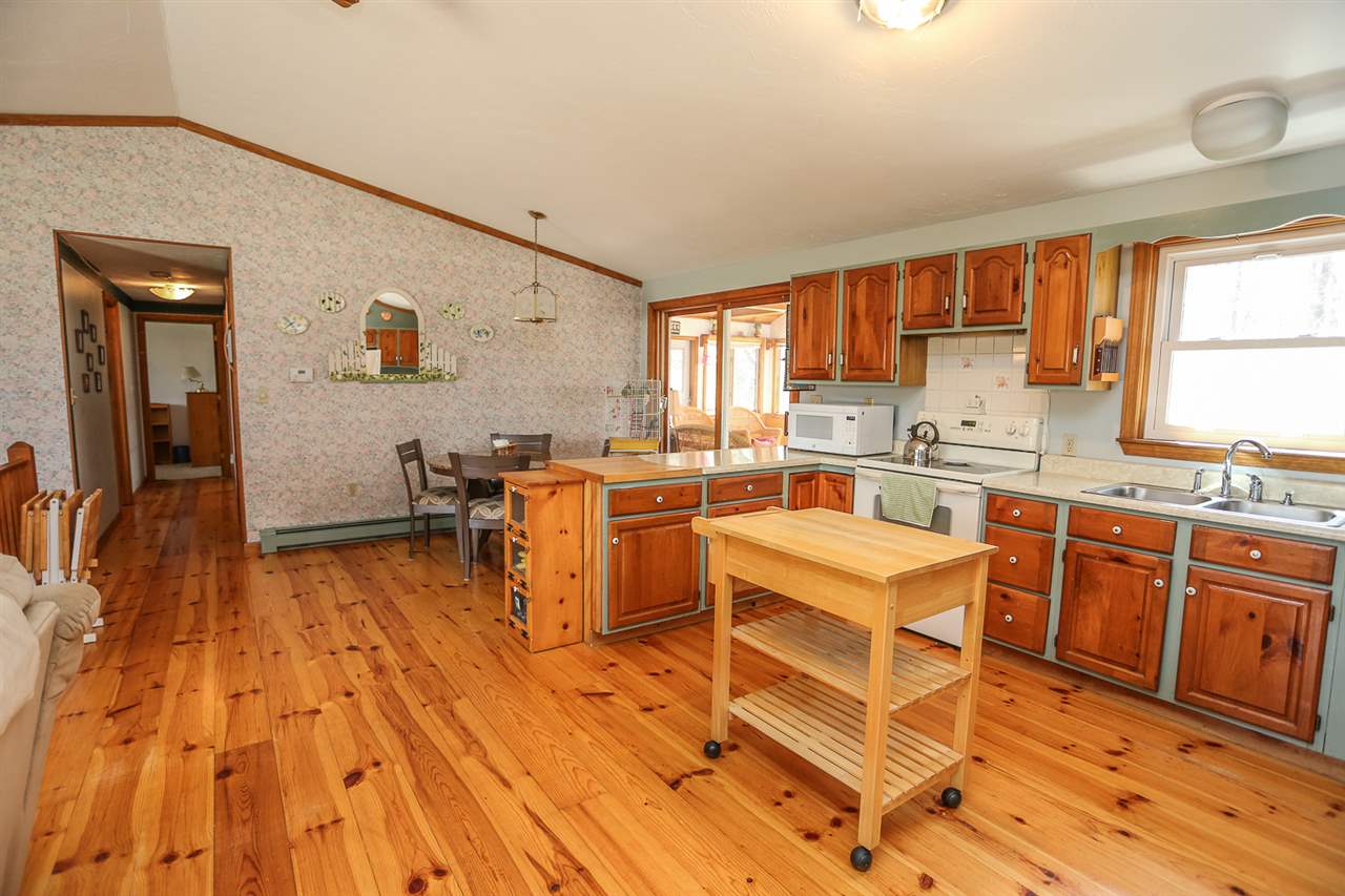 7334 Currier Road Loudon, NH 03307 - Photo 3 of 40