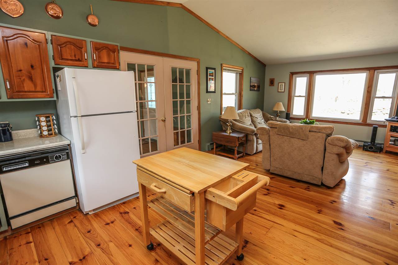 7334 Currier Road Loudon, NH 03307 - Photo 6 of 40