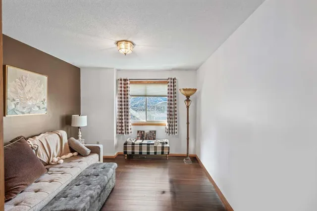 $289,000 | 6913 Sherwood Road, Woodbury, MN 55125