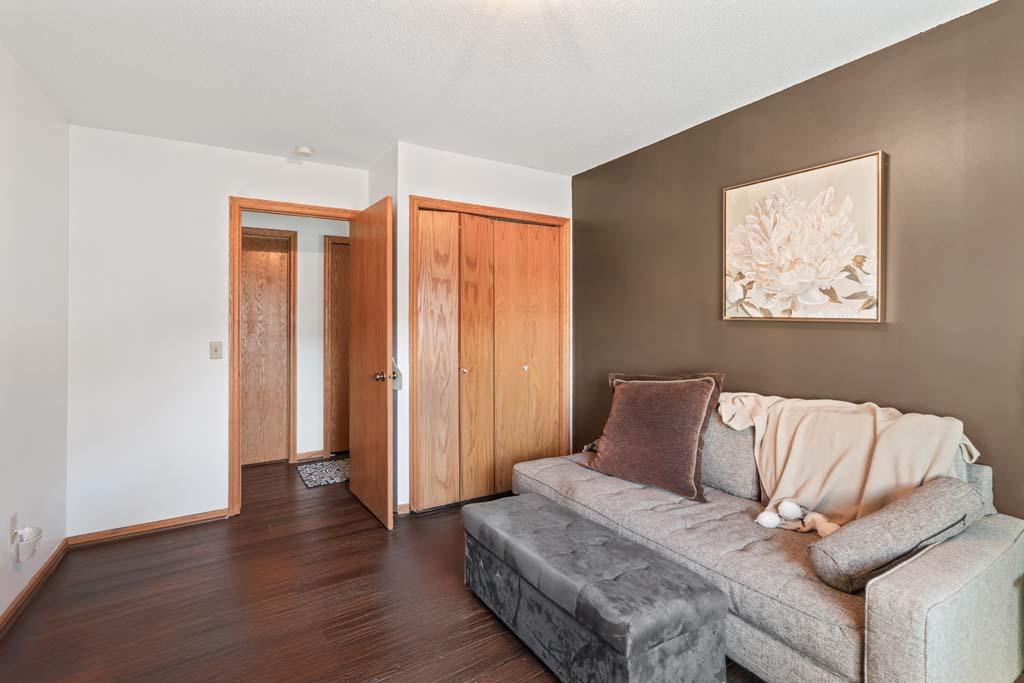 6913 Sherwood Road Woodbury, MN 55125 - Photo 18 of 27