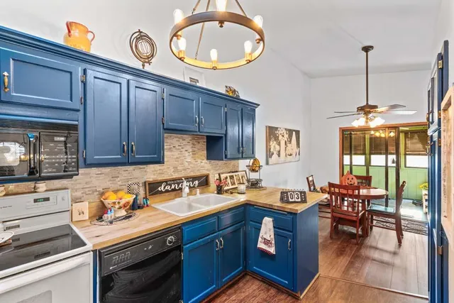 $289,000 | 6913 Sherwood Road, Woodbury, MN 55125