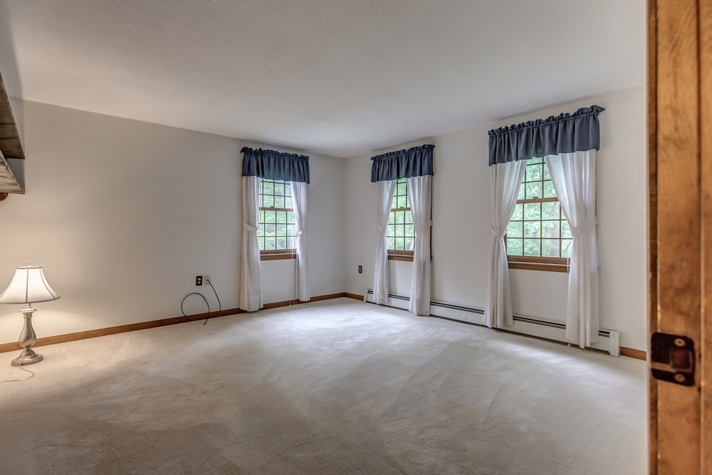 20 Greenbriar Lane Amherst, NH 03031 - Photo 24 of 40