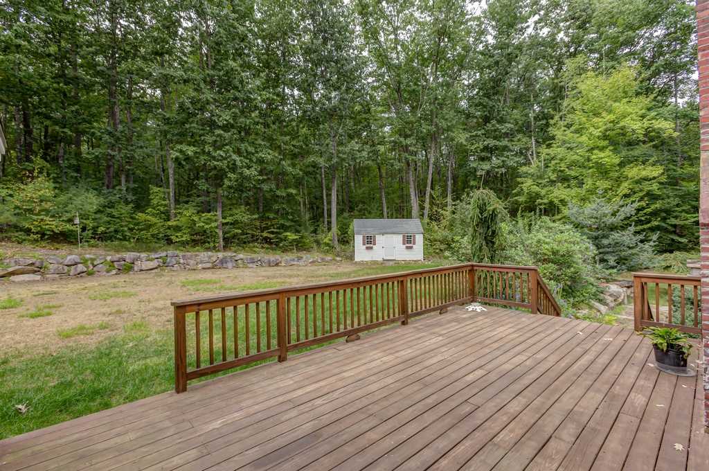 20 Greenbriar Lane Amherst, NH 03031 - Photo 31 of 40