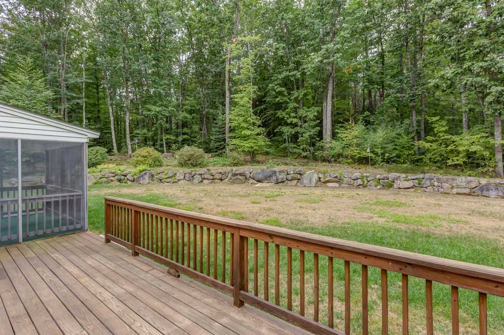 20 Greenbriar Lane Amherst, NH 03031 - Photo 32 of 40
