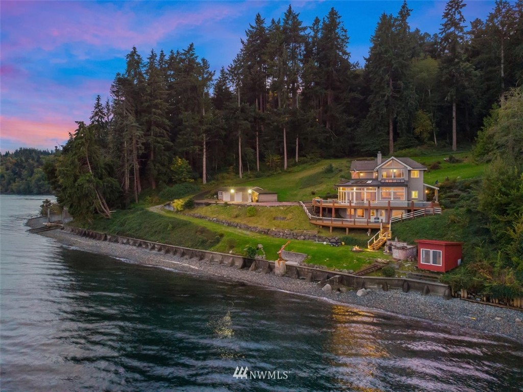12660 Cunliffe Road Southwest Vashon, WA 98070 - Photo 1 of 34 Gallery Image 1