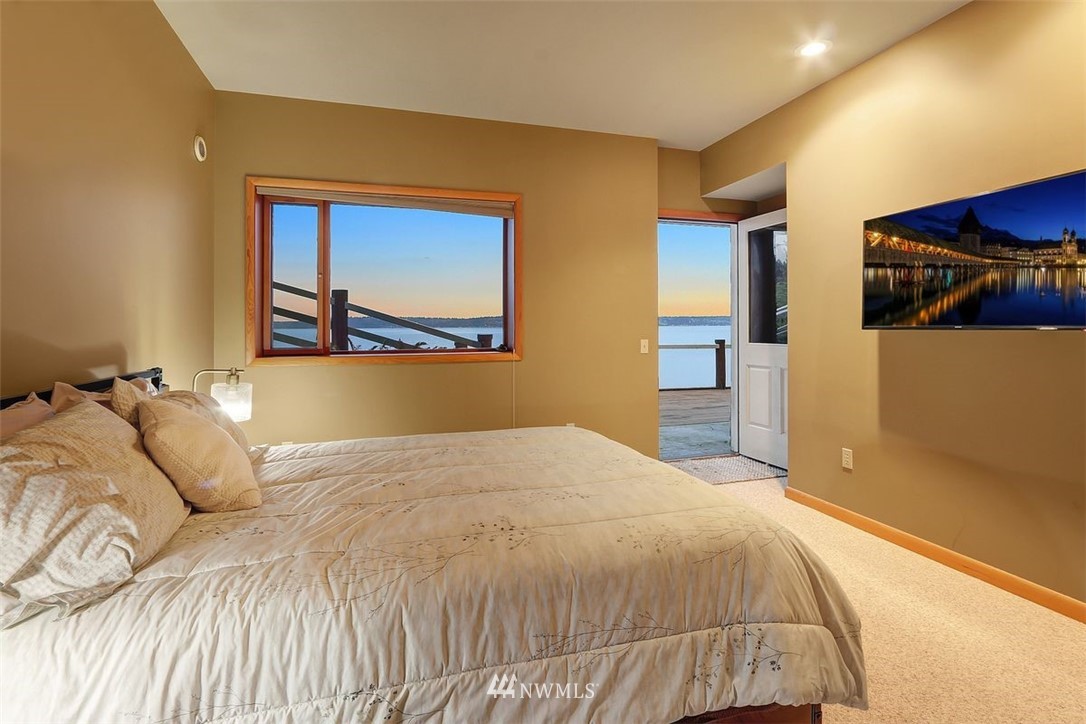 12660 Cunliffe Road Southwest Vashon, WA 98070 - Photo 21 of 34 Gallery Image 21
