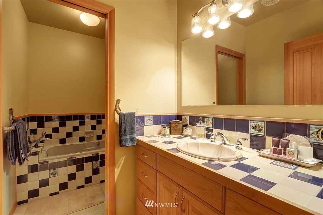 12660 Cunliffe Road Southwest Vashon, WA 98070 - Photo 22 of 34 Gallery Image 22