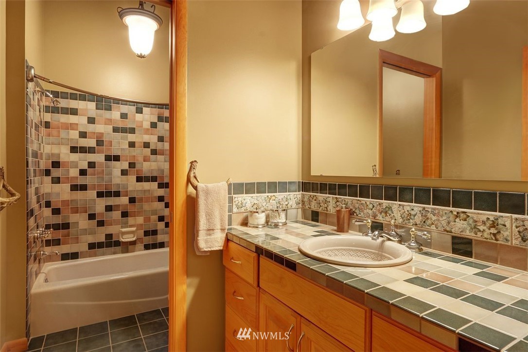 12660 Cunliffe Road Southwest Vashon, WA 98070 - Photo 24 of 34 Gallery Image 24