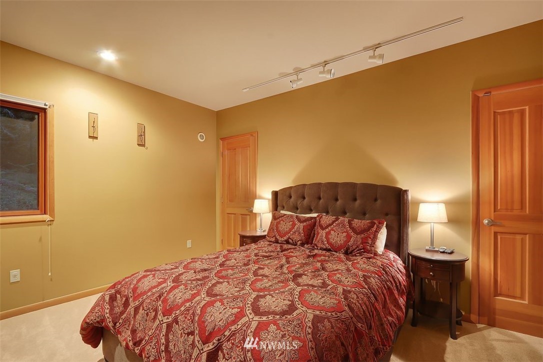 12660 Cunliffe Road Southwest Vashon, WA 98070 - Photo 25 of 34 Gallery Image 25