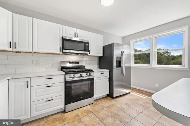 $238,999 | 1239 Lake Shore Drive, Camden, NJ 08104