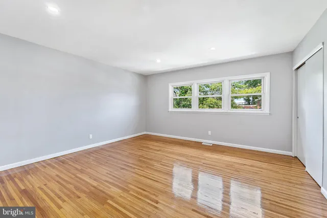 $238,999 | 1239 Lake Shore Drive, Camden, NJ 08104