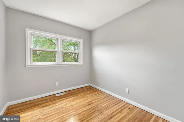 $238,999 | 1239 Lake Shore Drive, Camden, NJ 08104