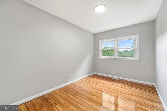 $238,999 | 1239 Lake Shore Drive, Camden, NJ 08104