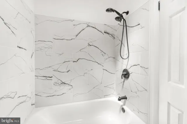 $238,999 | 1239 Lake Shore Drive, Camden, NJ 08104