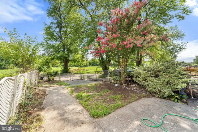 $238,999 | 1239 Lake Shore Drive, Camden, NJ 08104