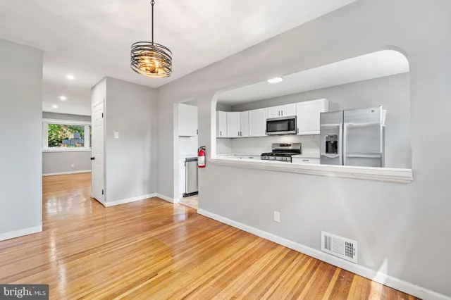 $238,999 | 1239 Lake Shore Drive, Camden, NJ 08104