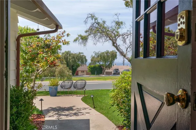 $1,950,000 | 2116 Palos Verdes Drive West, Palos Verdes Estates, CA 90274