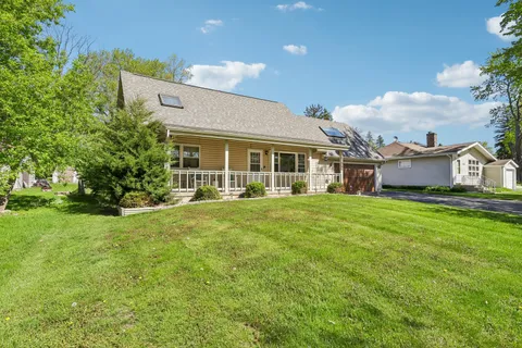 $525,000 | 1320 North Harrison Street, Algonquin, IL 60102
