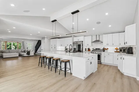 $525,000 | 1320 North Harrison Street, Algonquin, IL 60102